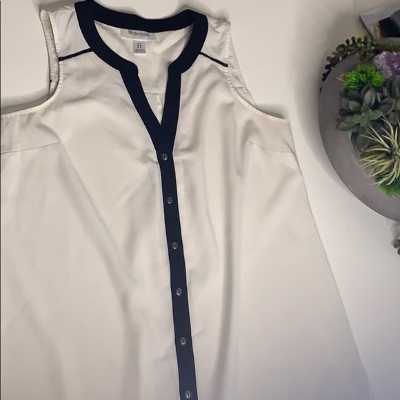 Motherhood Maternity White and Black Sleeveless Blouse - Picture 7 of 7